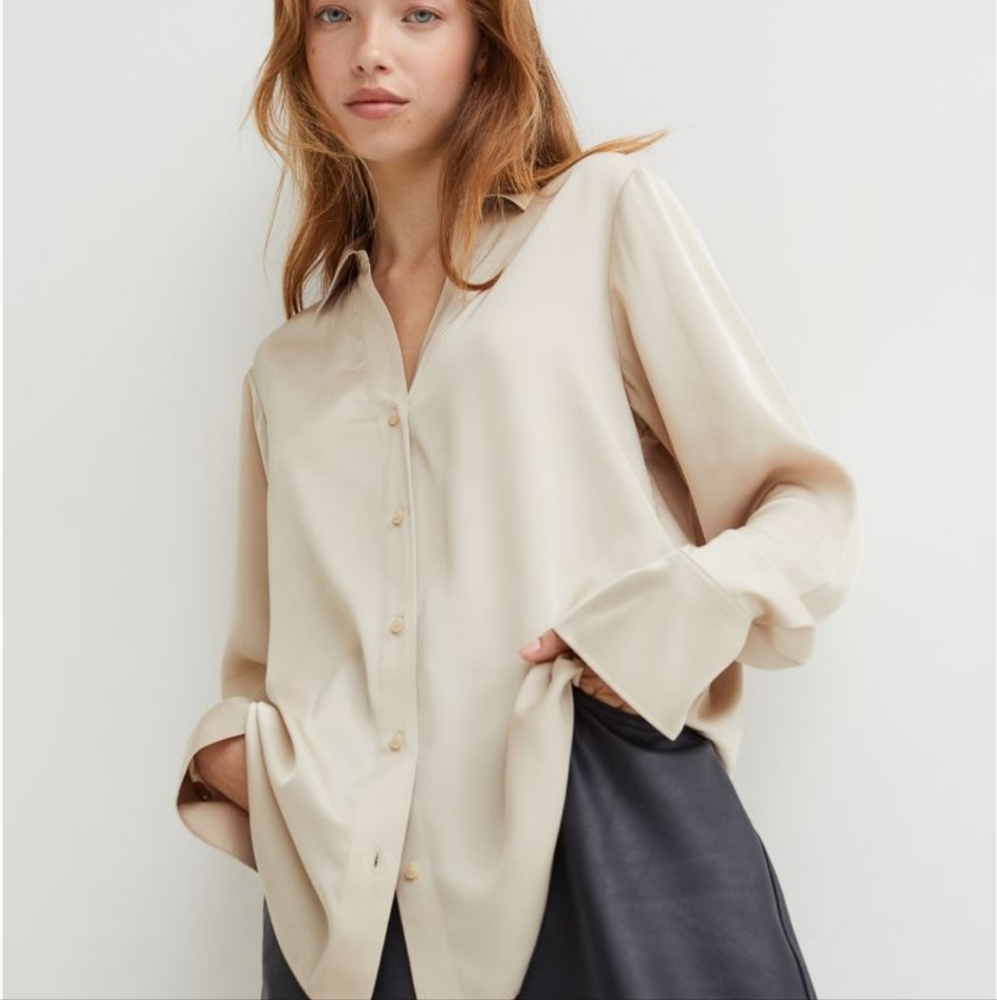 NWT H&M Satin V-Neck Button Blouse
